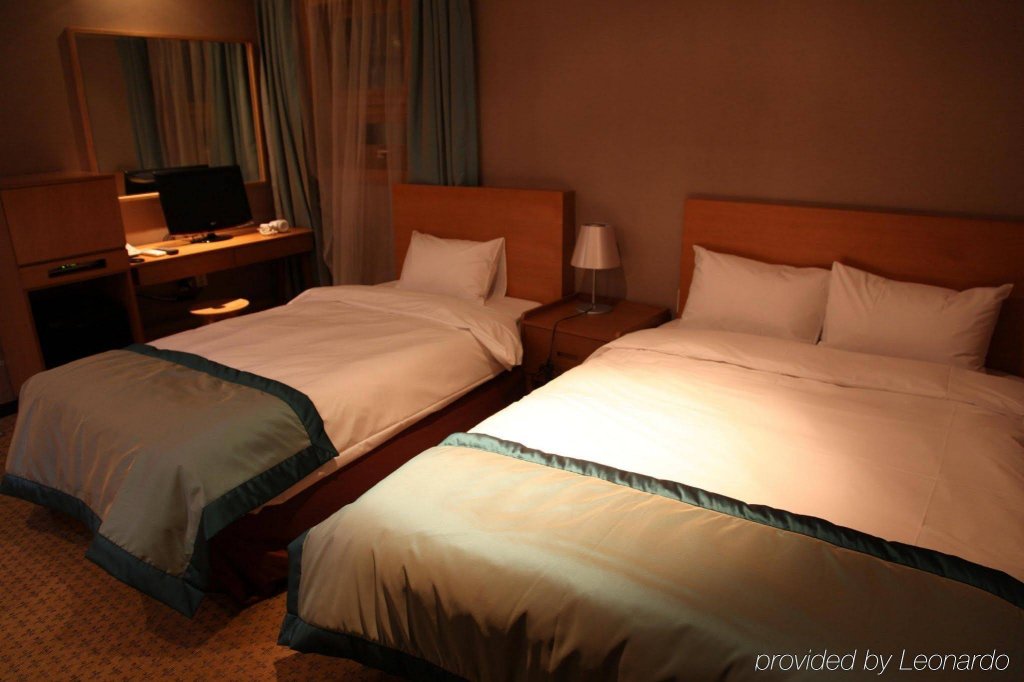 Фото Hotel Skypark Myeongdong I