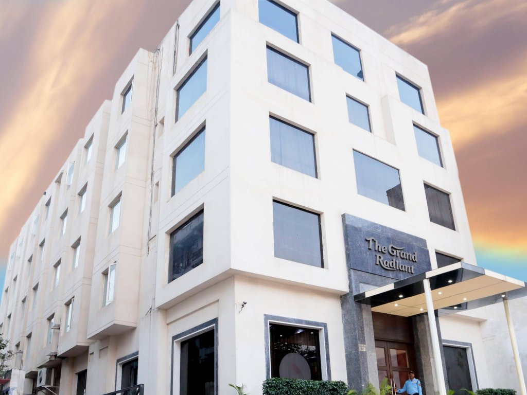 Фото отеля 1