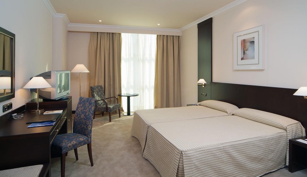 Фото Exe Oviedo Centro