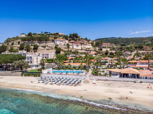 Внешний вид отеля Villaggio Baia d'Ercole в Рикади, фото 1