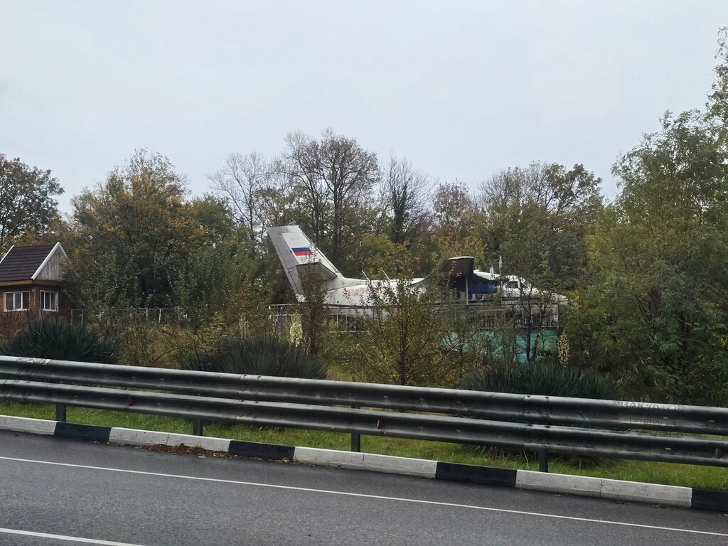 Monument to technology Самолëт Л-410 Turbolet, Krasnodar Krai, photo