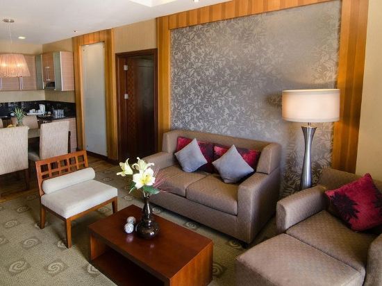 Фото The Avenue Plaza Hotel