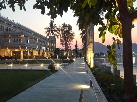 Фото Hotel Lakend