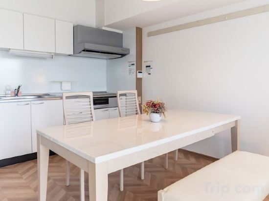 Фото Universal Bay Condominium