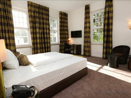 Гостиница Hotel Park Villa в Вуппертале