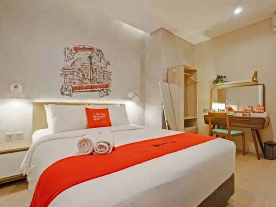 Фото RedDoorz Plus @ Thamrin