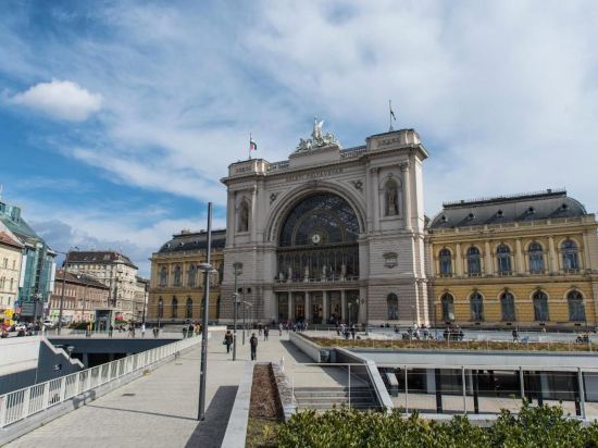 Фото Baross City Hotel