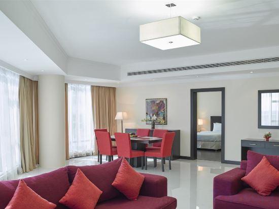 Фото Tulip Hotel And Suites