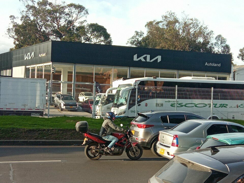 Brokerage firm Autoplace Automóviles Comercializadora Automotriz, Bogota, photo