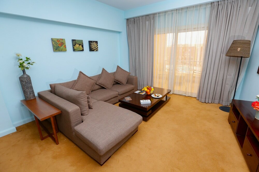 Фото Tolip Family Park Hotel