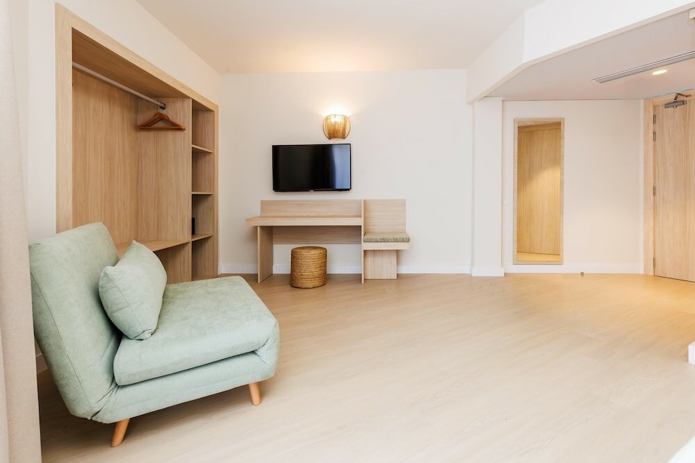 Фото Hotel Alondra