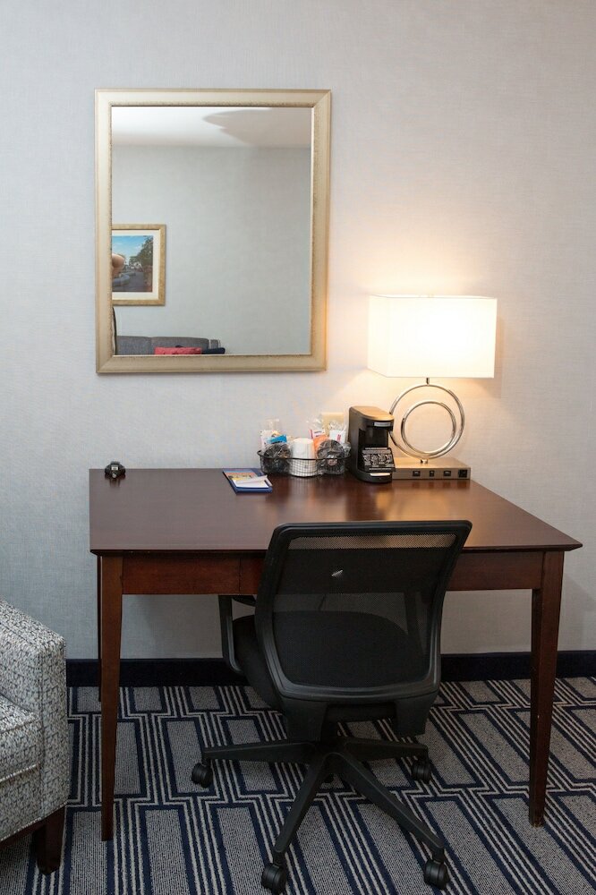 Фото Hampton Inn & Suites Providence Downtown