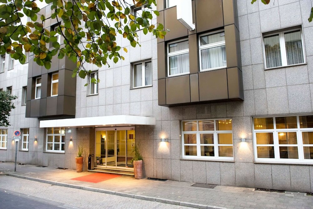 Фото Wyndham Garden Düsseldorf City Centre Königsallee