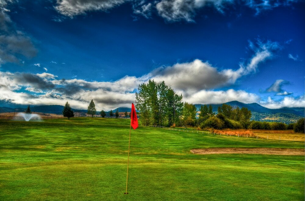 Фото Fairmont Hot Springs Resort