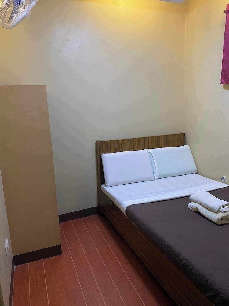 Фото East Square Inn