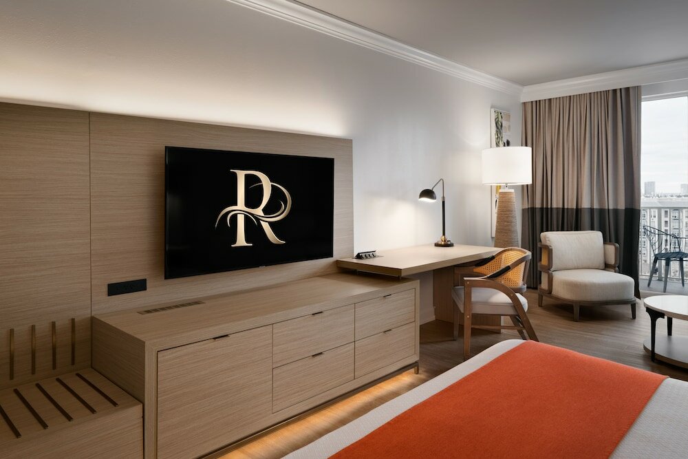 Фото Riverside Hotel