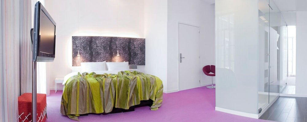 Фото Eburon Hotel - Different Hotels