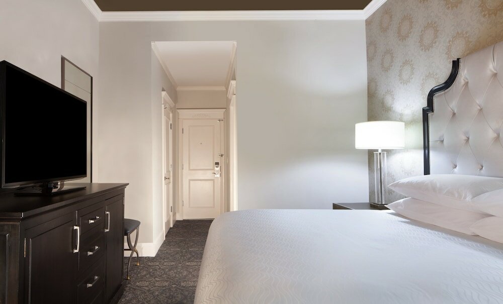 Фото Отель Le Pavillon