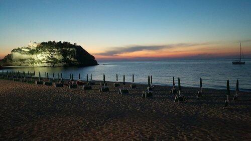 Внешний вид отеля Hotel Damanse в Рикади, фото 3