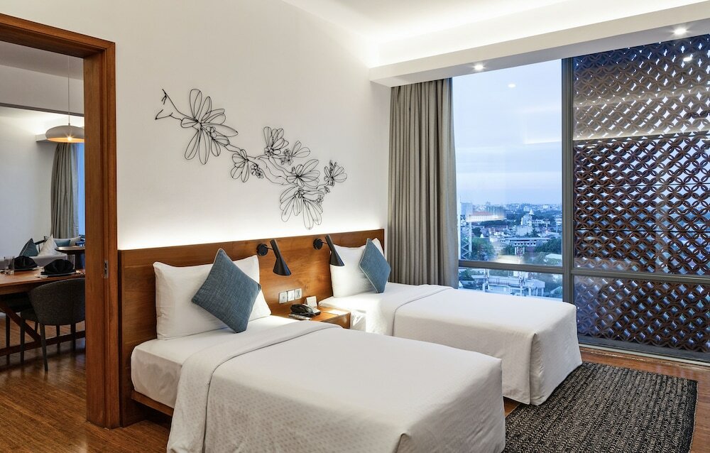 Фото Jetwing Colombo Seven