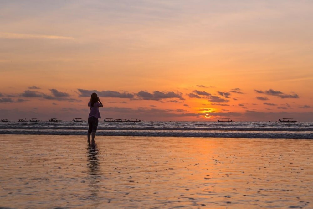 Фото Bedrock Hotel