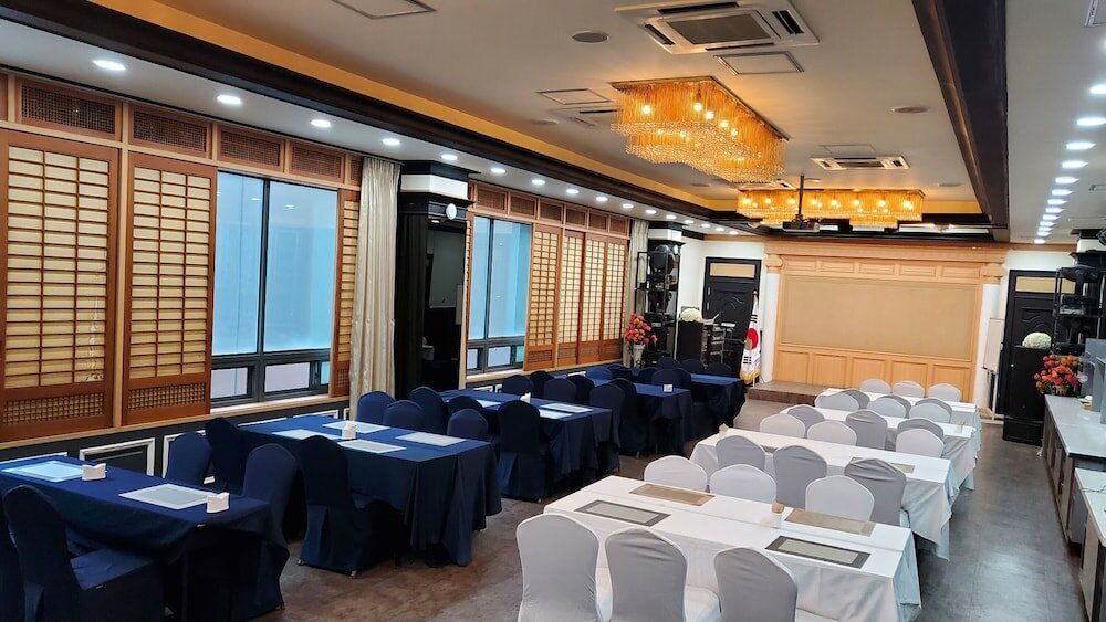 Фото Browndot Gwangju Sangmu