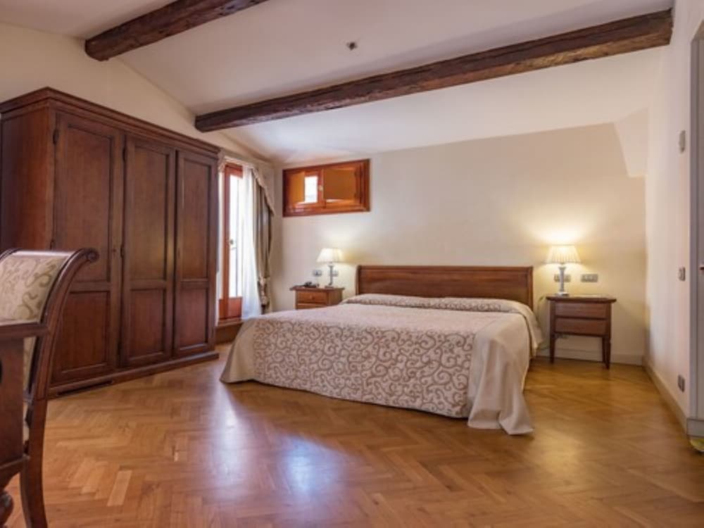 Фото Hotel Dell'Opera