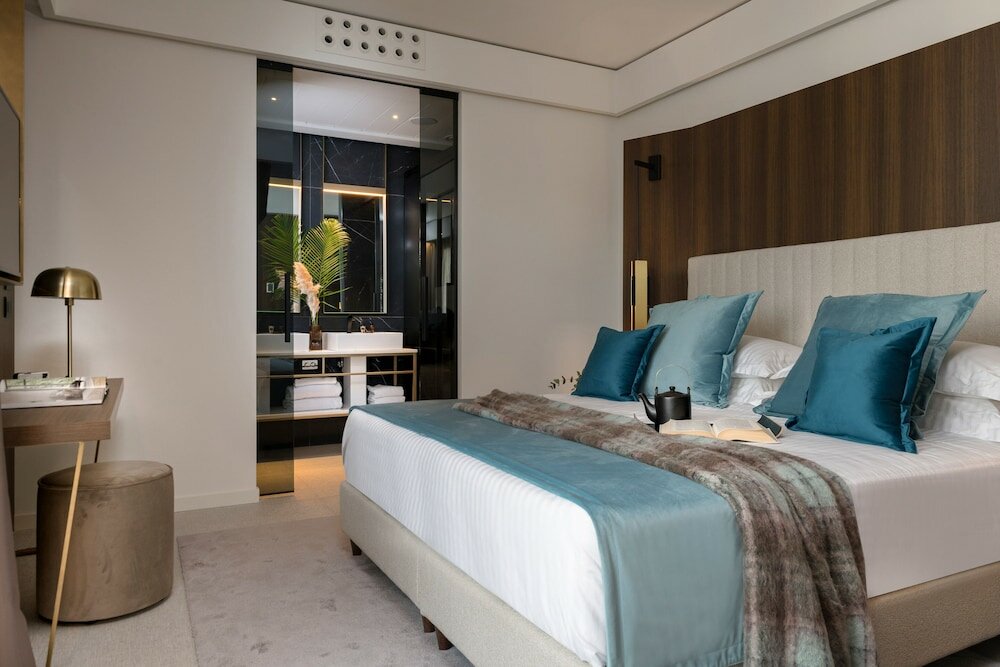 Фото We Me Suite Hotel