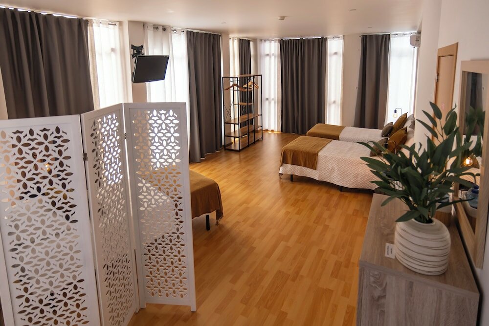 Фото Central Guest House