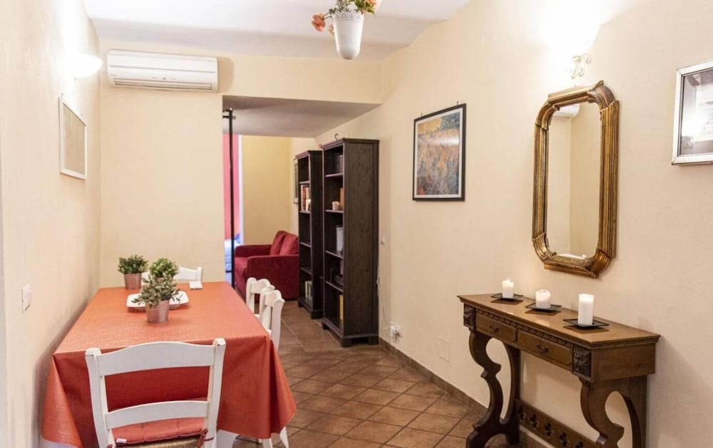 Фото Lovely Studio in Trastevere