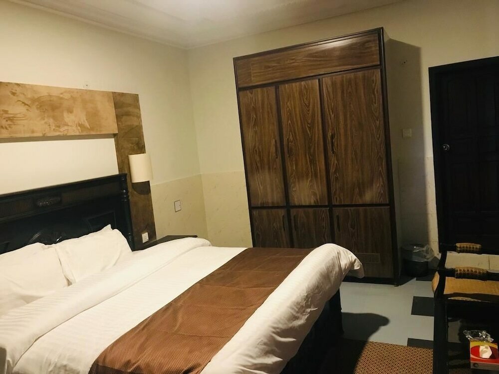 Фото Отель One Murree