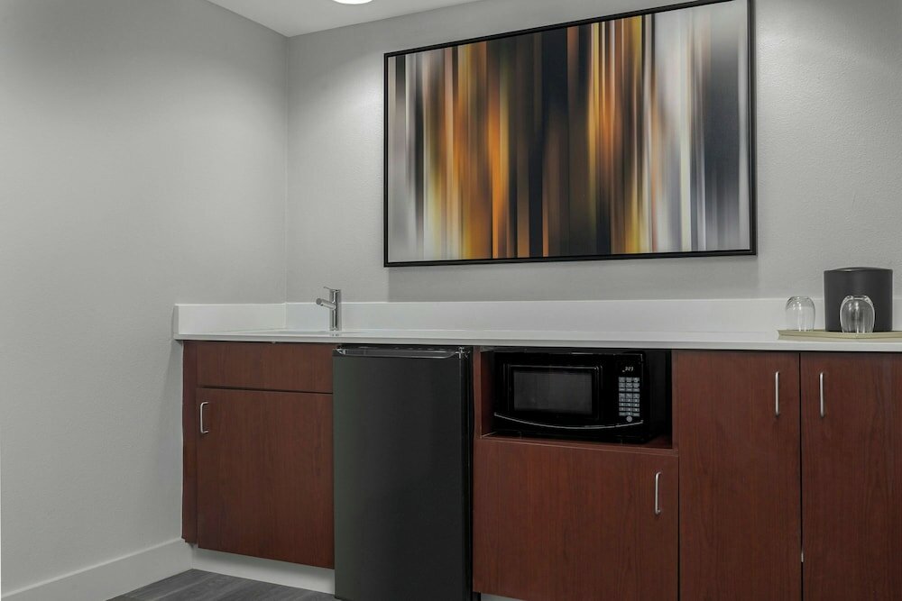 Фото Courtyard by Marriott Houston Rice University