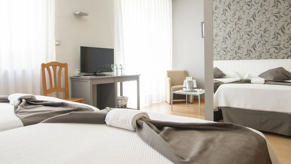 Фото Hotel Isabel de Segura