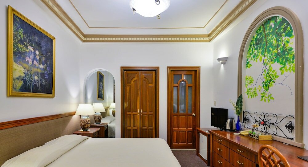 Фото The Spring Hotel