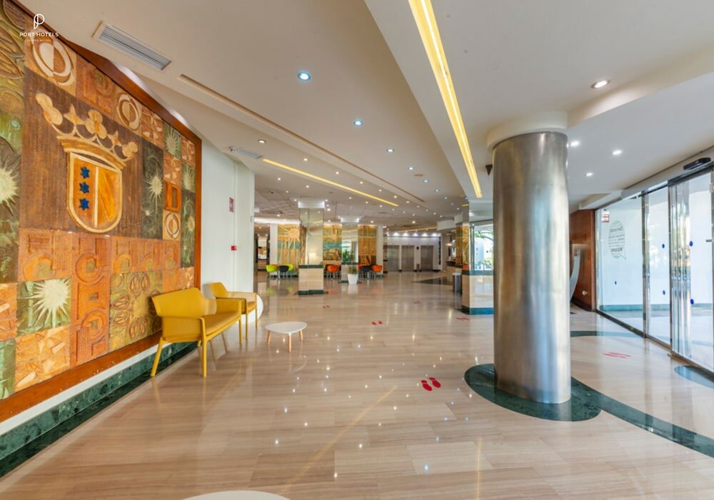 Фото Port Denia Hotel