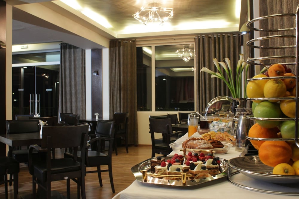 Фото Galaxy Art Hotel