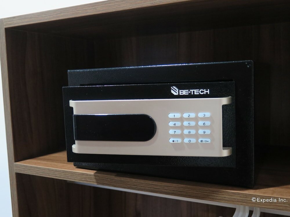 Фото S Hotel and Residences