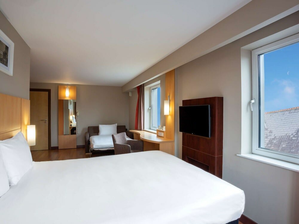 Фото Ibis Belfast Queens Quarter