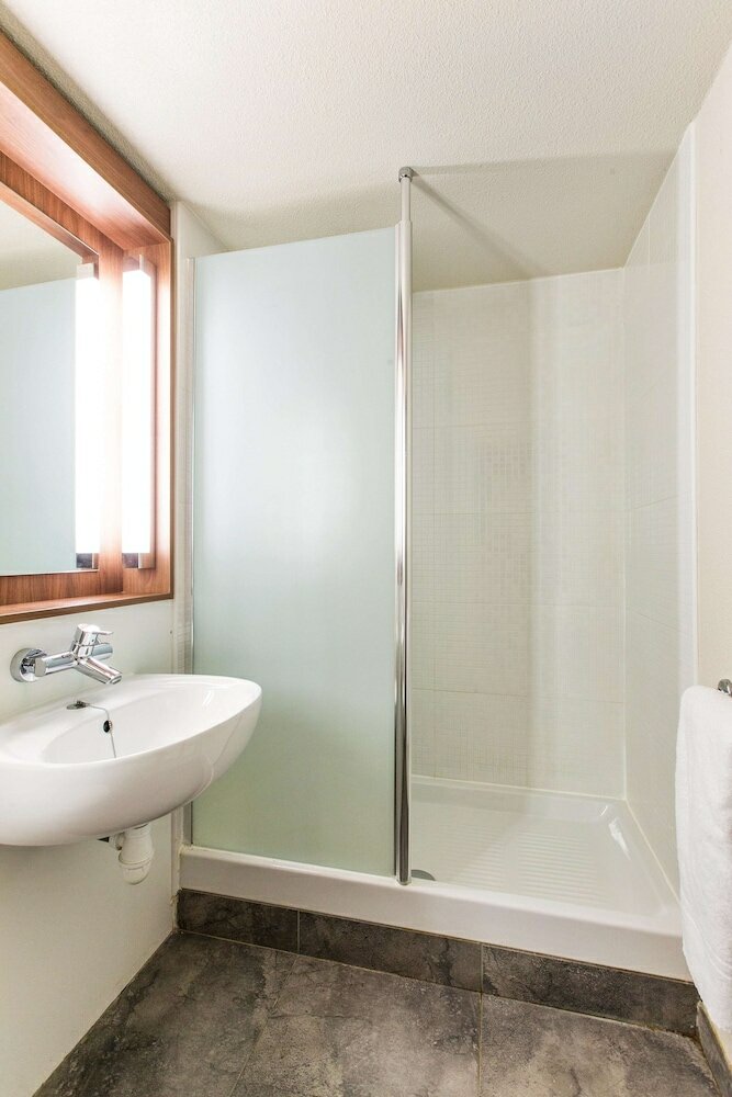 Фото Hotel Campanile Paris Ouest Chaville