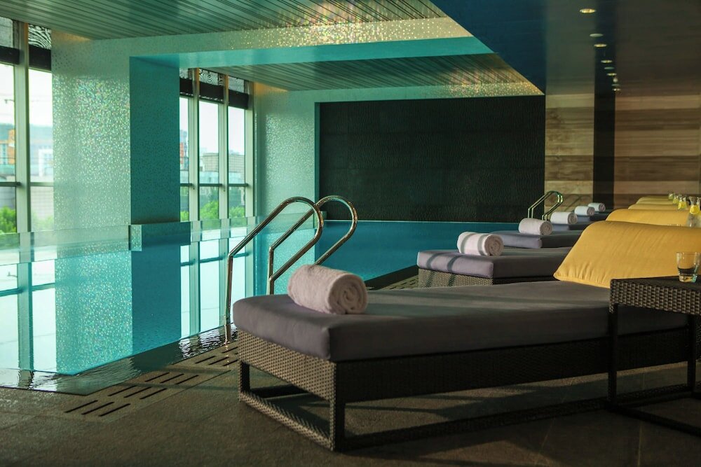 Фото Renaissance Shanghai Putuo Hotel