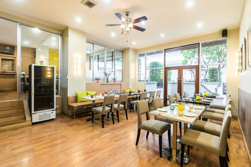 Фото Asoke Residence Sukhumvit by UHG