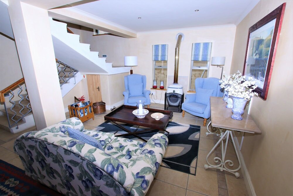 Фото On the Cliff Guest House