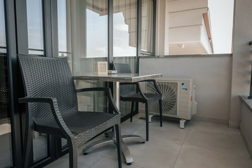 Фото Elizabeth Queen Luxuxy Rooms