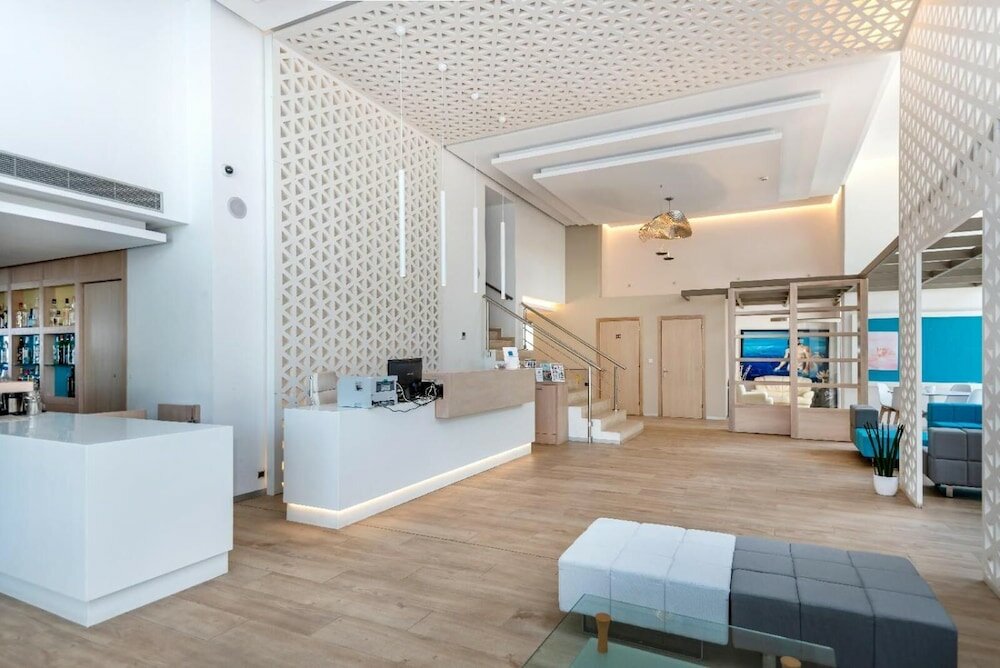 Фото Hotel Triton