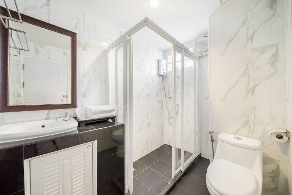 Фото Ratchada Point Hotel