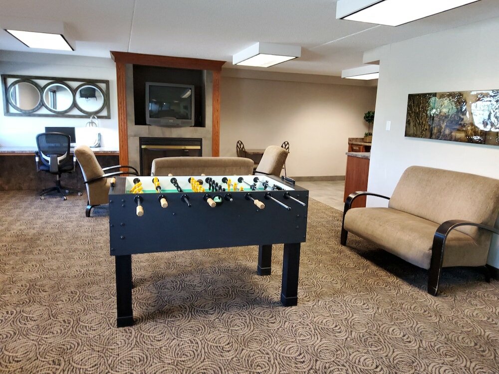 Фото Klopfenstein Inn and Suites