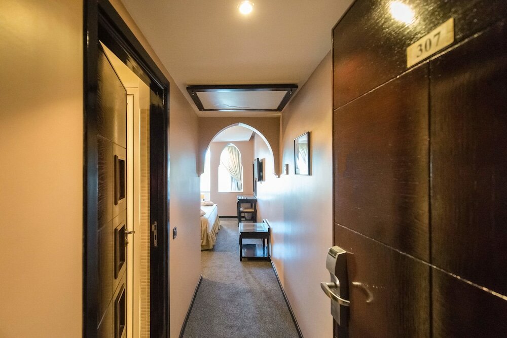 Фото Almas Hotel