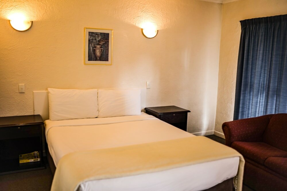 Фото Alpers Lodge & Conference Centre