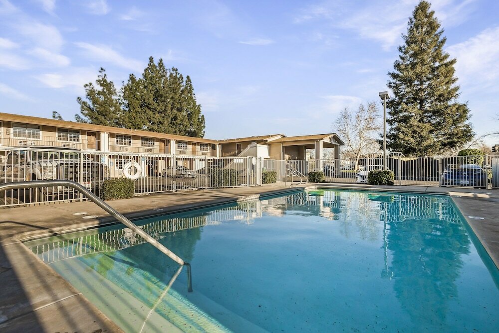 Фото Heritage Inn Express Chico