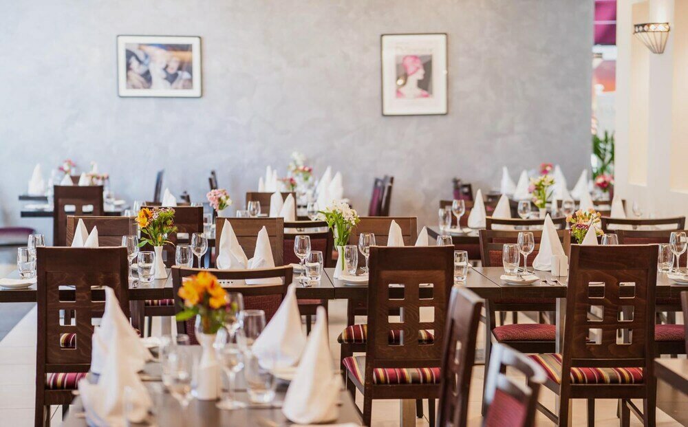 Фото Mannin Hotel